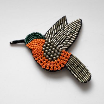 Брошка с мъниста Colibri